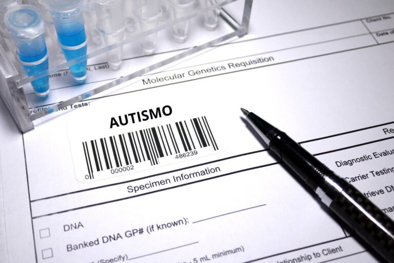 Neuroinflamação gerada pelo zika vírus aumenta risco de criança ter autismo