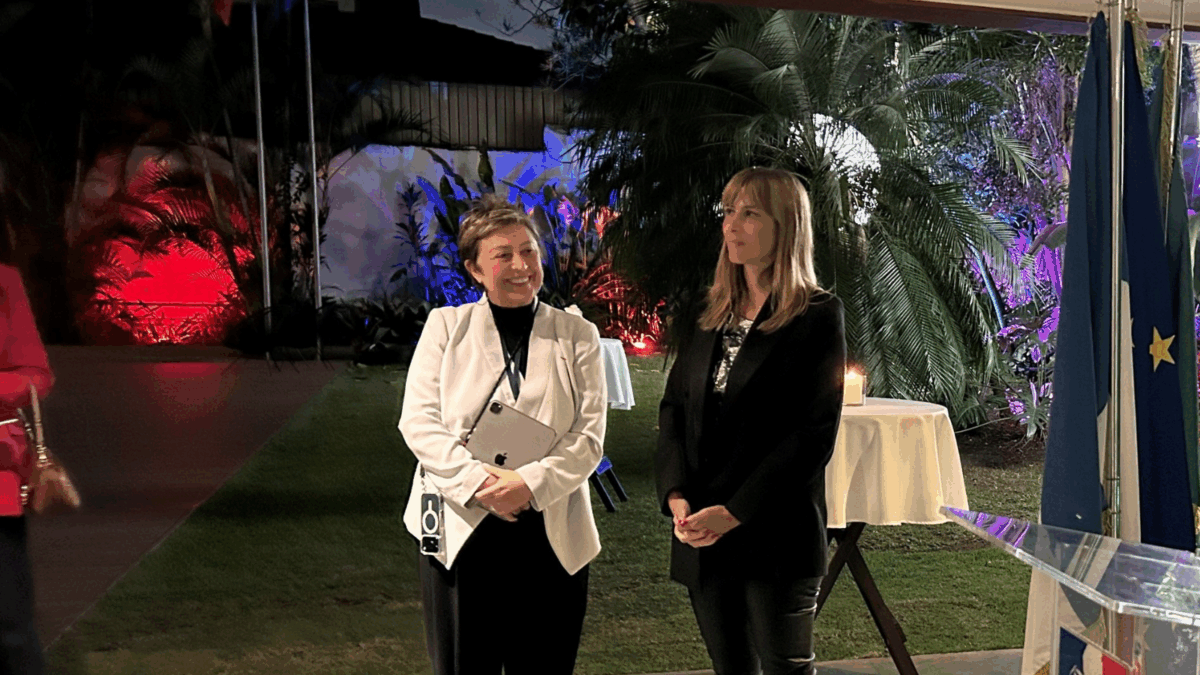 Cocktail party at French consular house celebrates French-Brazilian scientific cooperation and recognizes young researchers