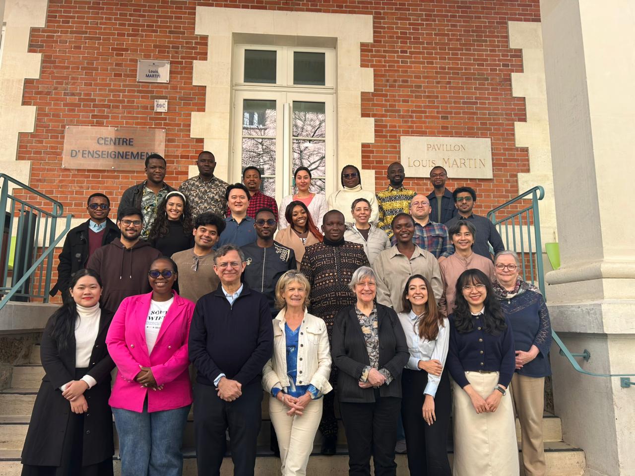 “Vacina não é só laboratório”: doutoranda do IPSP traz do Institut Pasteur de Paris nova visão sobre como imunizantes chegam à população